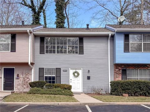 Condo For Sale - 386 Leisure Court<br/> Marietta, GA 30064