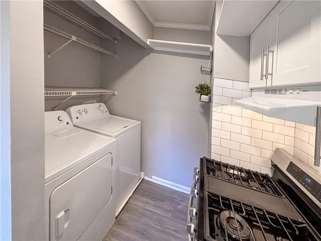 386 Leisure Court SW