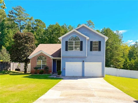 Homes For Sale - 119 Barrington Parkway<br/> Stockbridge, GA 30281