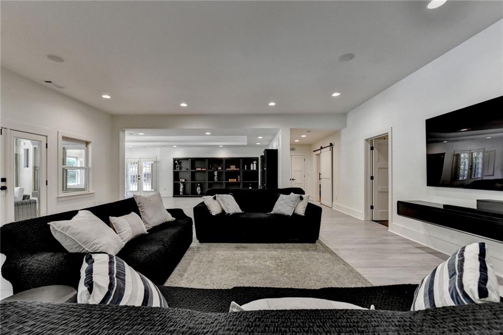 2910 Creek Tree Lane