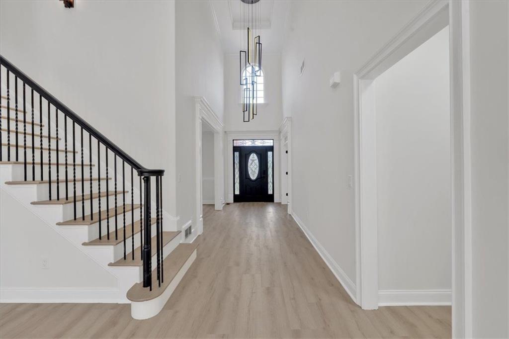 402 STRATFORD ESTATES Manor