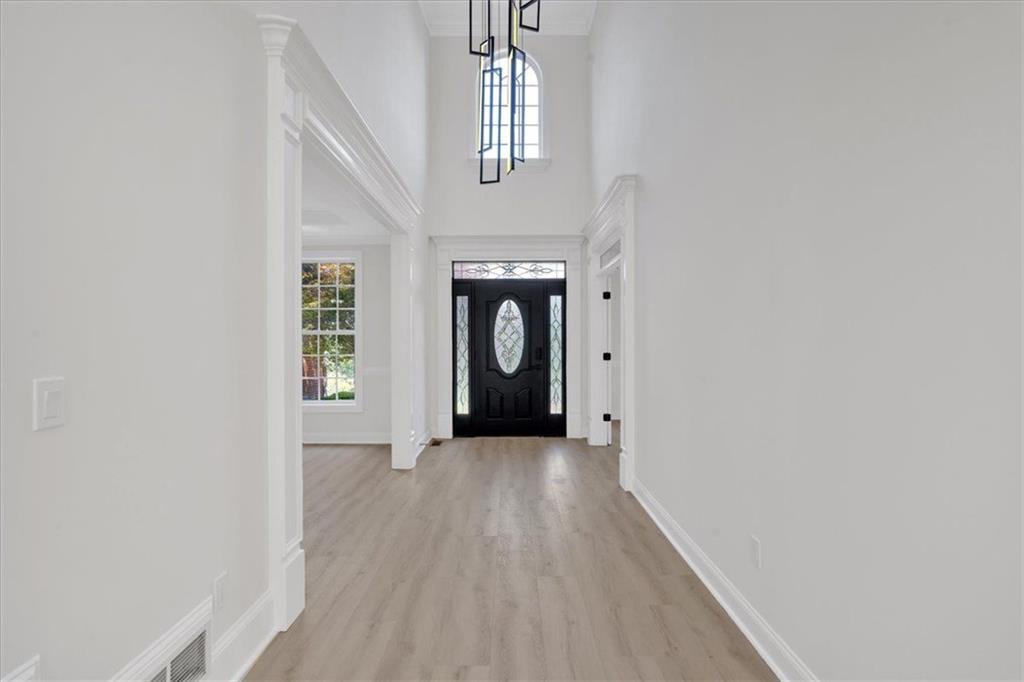 402 STRATFORD ESTATES Manor