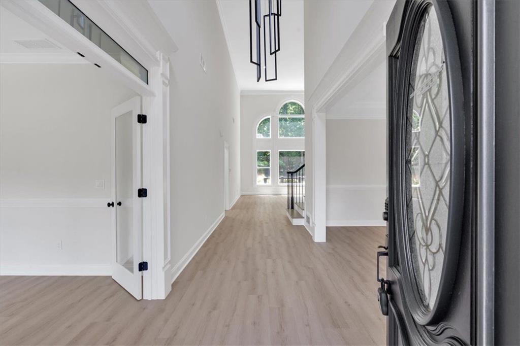 402 STRATFORD ESTATES Manor