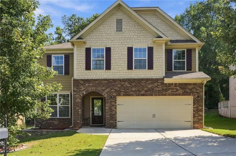 Homes For Sale - 351 The Boulevard<br/> Newnan, GA 30263