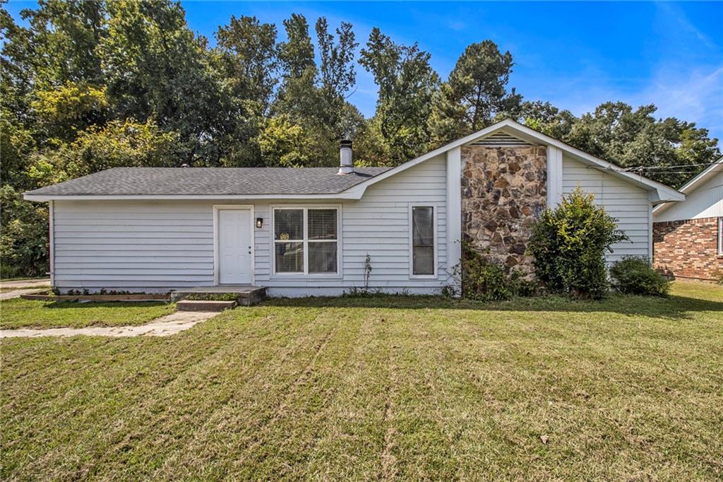 Welcome home to 5815 Feldwood Rd in South Fulton! This 3-bed, 2-bath all-brick ranch sits on over a half-acre lot and offers incredible value for homeowners or investors. With its traditional layout and solid construction, this property is the perfect blank canvas to make your own.
Seller is offering a $20,000 to buyer for brand-new upgraded A/C system and other miscellaneous improvements—giving you a head start on customizing the home to your taste.
Originally listed at $189,000, this home is now priced to move and represents one of the best opportunities in the area. Enjoy a spacious yard for outdoor living, a quiet established neighborhood, and quick access to schools, shopping, and major highways.
Don’t miss this chance to own in South Fulton at an unbeatable value—schedule your showing today!