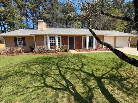 Homes For Sale - 5003 Henson Drive<br/> Mableton, GA 30126