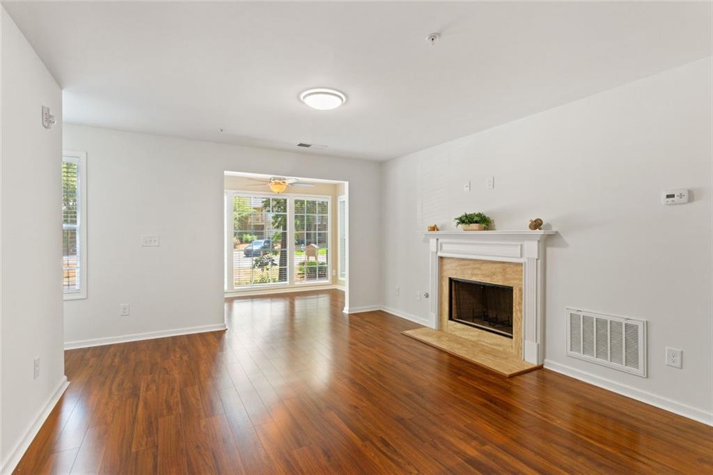 808 Country Park Drive SE