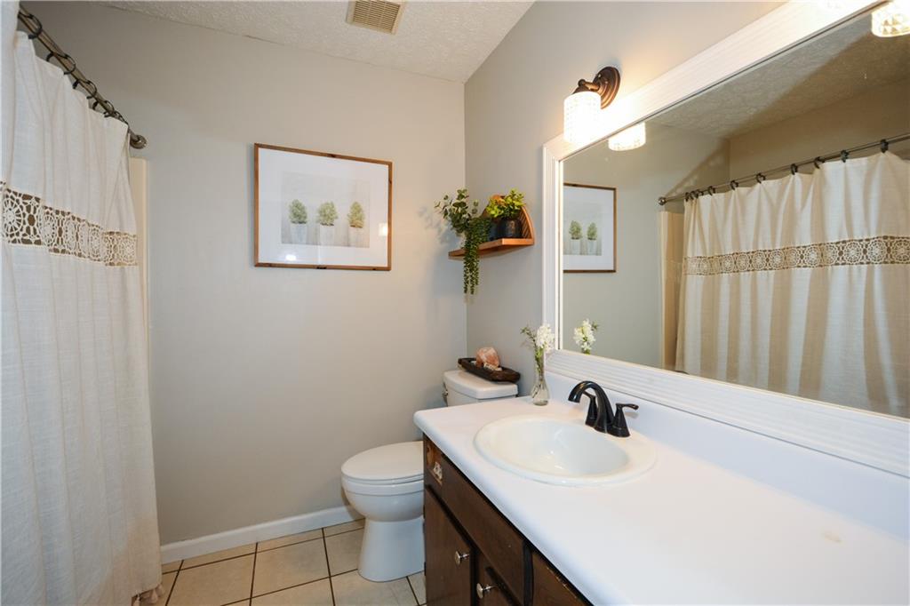 419 Saint Patrick Drive, Mableton, Georgia image 4