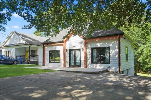 Photo of 705 S Grand Avenue NW, Atlanta, GA 30318 (MLS # 7723078)