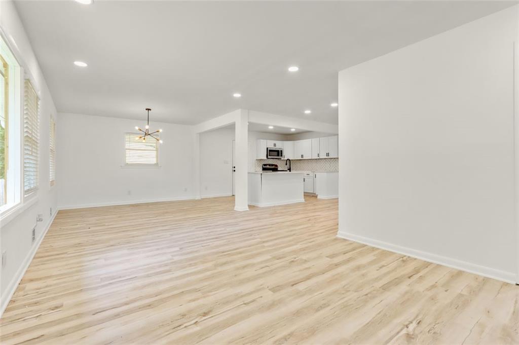 120 INGLESIDE Drive