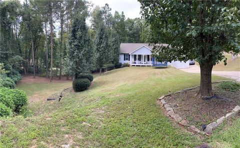 A home in Dawsonville