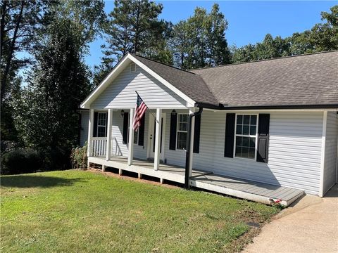 A home in Dawsonville