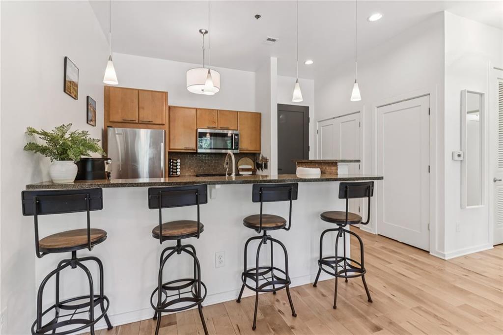 VILLAGE PLACE BROOKHAVEN - Residential