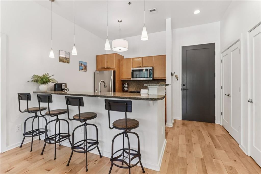 VILLAGE PLACE BROOKHAVEN - Residential