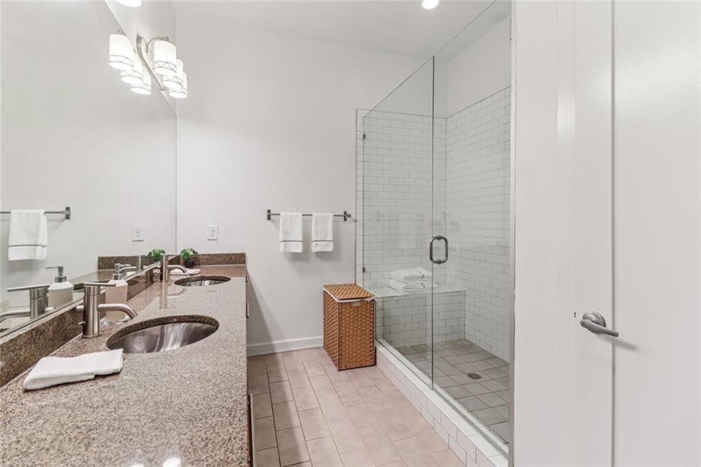 VILLAGE PLACE BROOKHAVEN - Residential
