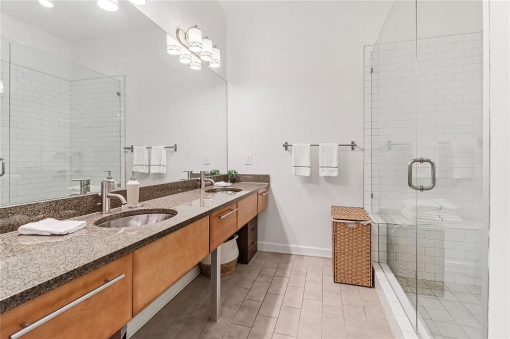 VILLAGE PLACE BROOKHAVEN - Residential