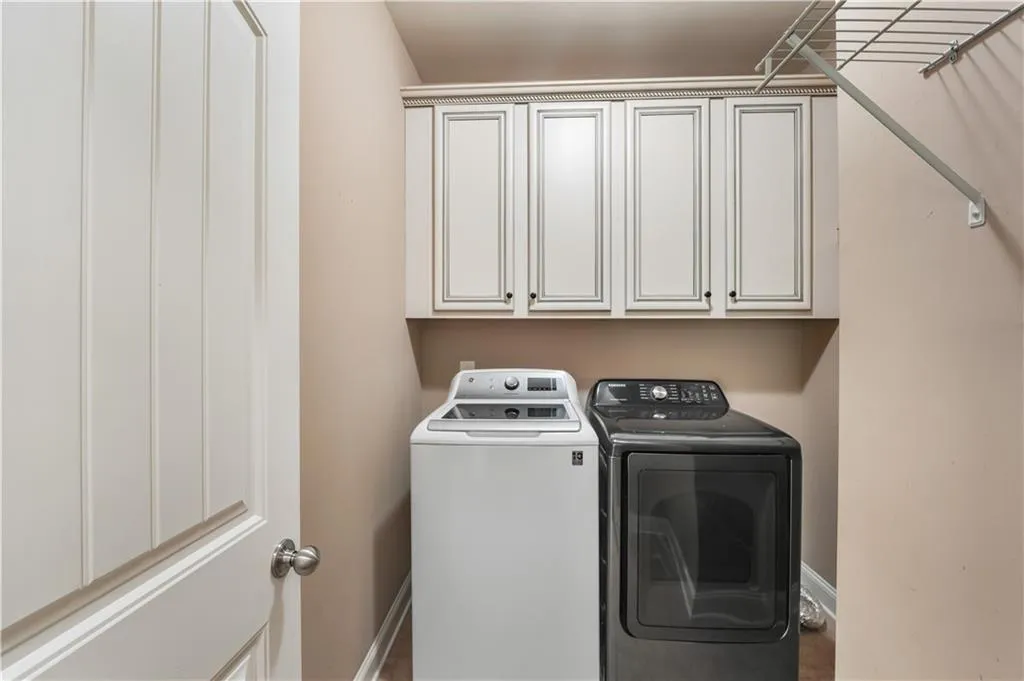 Cumming, Georgia 30028, United States, 5 Bedrooms Bedrooms, ,4 BathroomsBathrooms,Residential,Active,81265