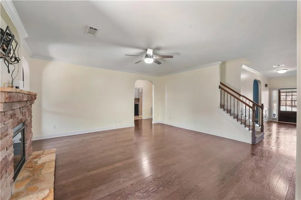 Cumming, Georgia 30028, United States, 5 Bedrooms Bedrooms, ,4 BathroomsBathrooms,Residential,Active,81265