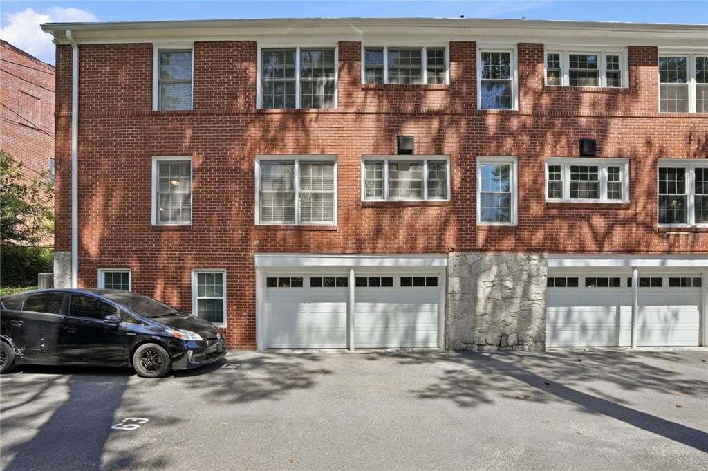 3669 Peachtree Road NE 3B