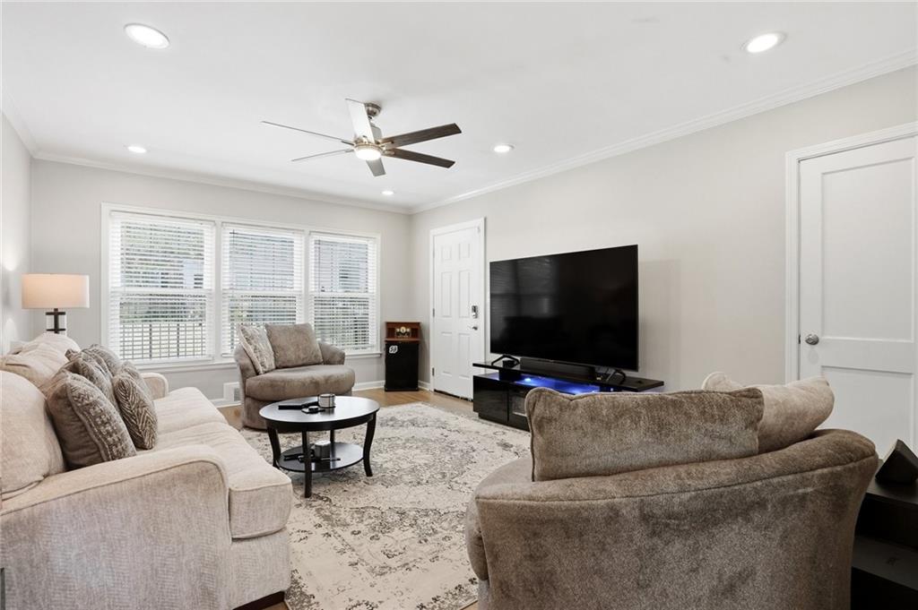 3669 Peachtree Road NE 3B