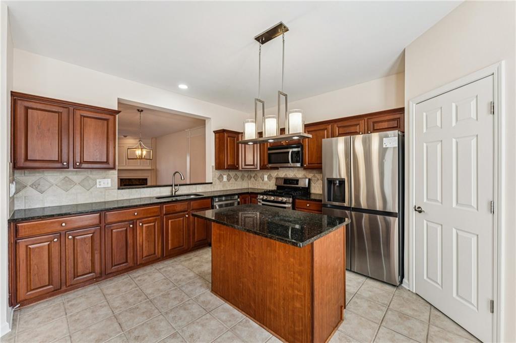 2467 Bridlewood Drive SE 7