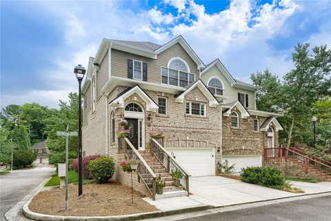 Townhouse For Sale - 3260 Tomeh Way<br/> Tucker, GA 30084