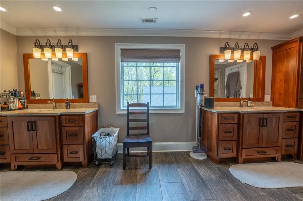 Clarkesville, Georgia 30523, United States, 4 Bedrooms Bedrooms, ,4 BathroomsBathrooms,Residential,Pending,115627