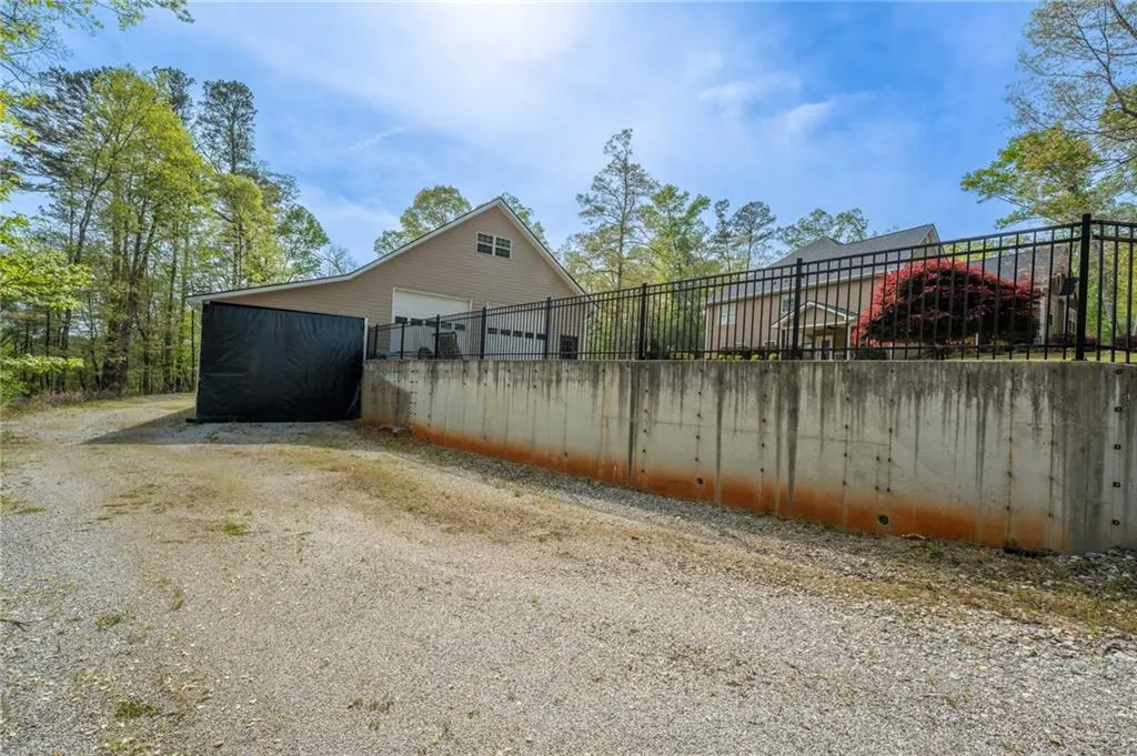 Clarkesville, Georgia 30523, United States, 4 Bedrooms Bedrooms, ,4 BathroomsBathrooms,Residential,Pending,115627