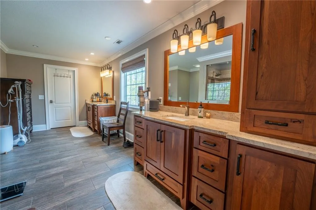 Clarkesville, Georgia 30523, United States, 4 Bedrooms Bedrooms, ,4 BathroomsBathrooms,Residential,Pending,115627