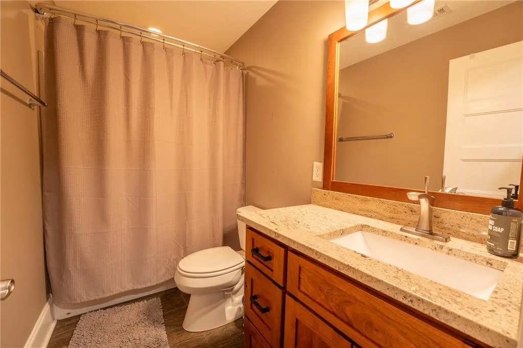 Clarkesville, Georgia 30523, United States, 4 Bedrooms Bedrooms, ,4 BathroomsBathrooms,Residential,Pending,115627