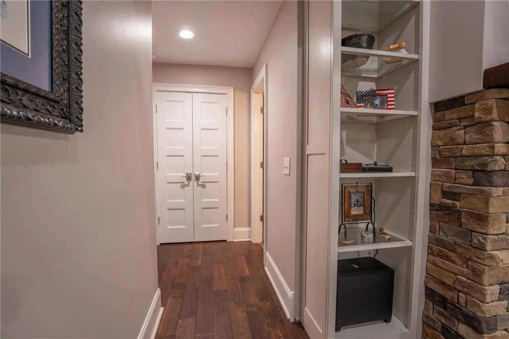 Clarkesville, Georgia 30523, United States, 4 Bedrooms Bedrooms, ,4 BathroomsBathrooms,Residential,Pending,115627