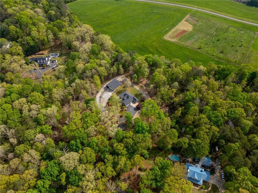 Clarkesville, Georgia 30523, United States, 4 Bedrooms Bedrooms, ,4 BathroomsBathrooms,Residential,Pending,115627