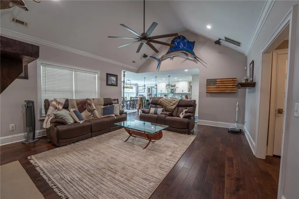 Clarkesville, Georgia 30523, United States, 4 Bedrooms Bedrooms, ,4 BathroomsBathrooms,Residential,Pending,115627