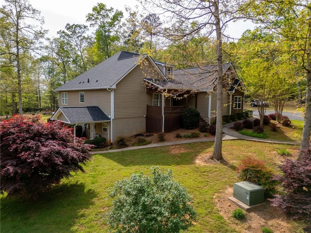 Clarkesville, Georgia 30523, United States, 4 Bedrooms Bedrooms, ,4 BathroomsBathrooms,Residential,Pending,115627