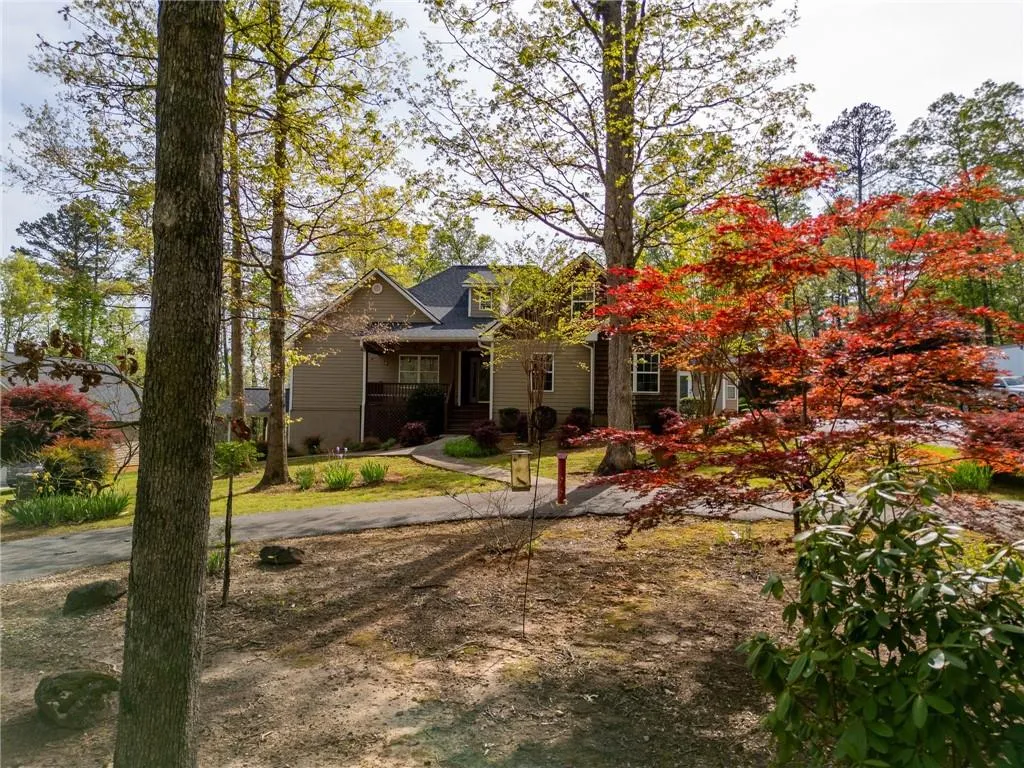 Clarkesville, Georgia 30523, United States, 4 Bedrooms Bedrooms, ,4 BathroomsBathrooms,Residential,Pending,115627