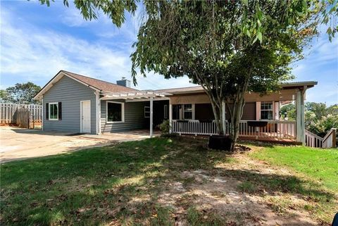 Homes For Sale - 1702 Johnston Trail<br/> Kennesaw, GA 30152