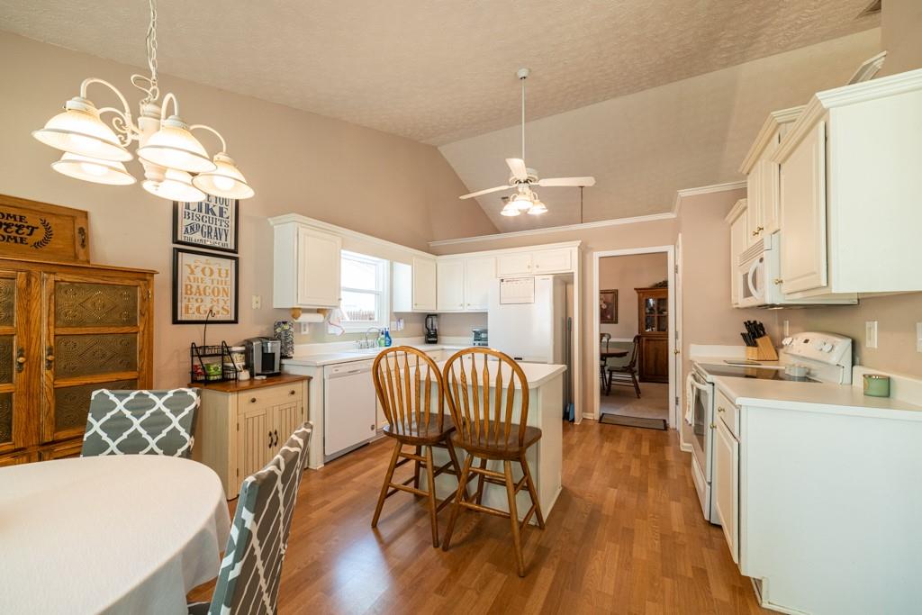 310 Morning Glen Drive, Suwanee, Georgia image 9