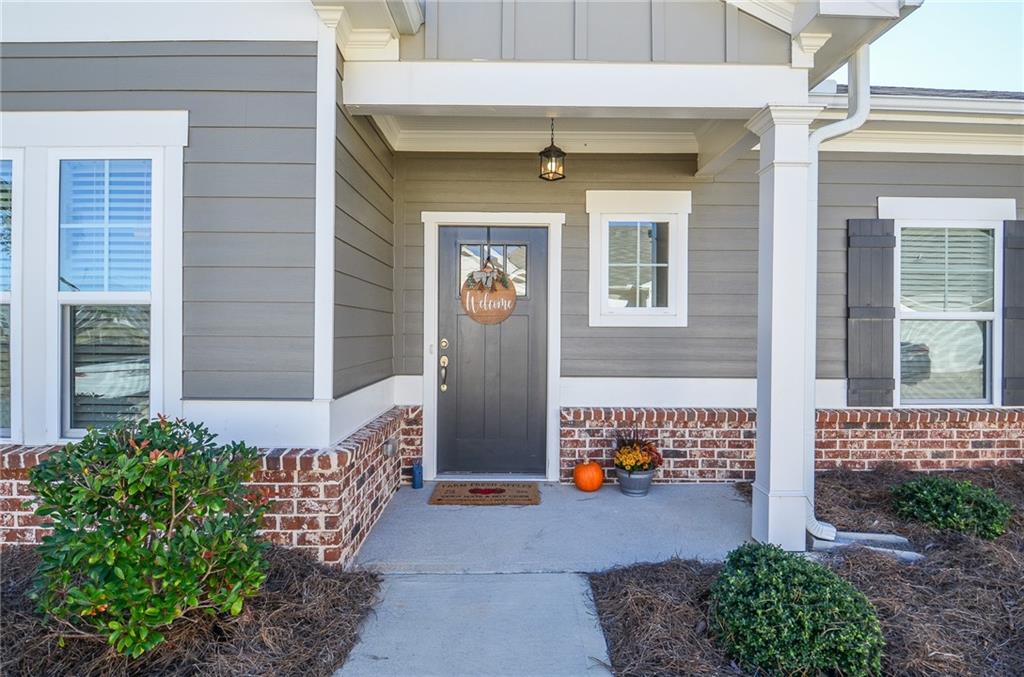 2562 Rathburn Circle