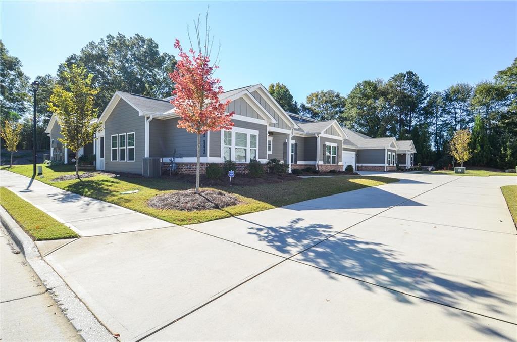 2562 Rathburn Circle