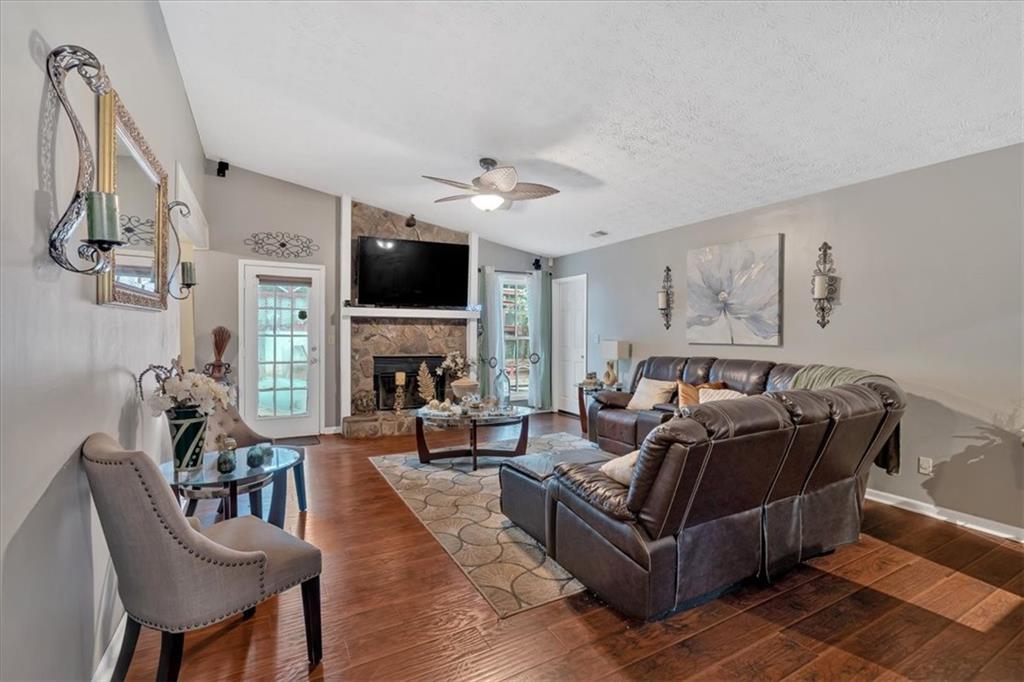 3902 Cedarwoods Way