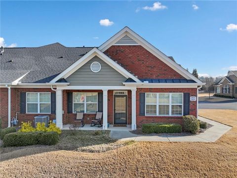 Condo For Sale - 3421 Lindenridge Drive<br/> Buford, GA 30519
