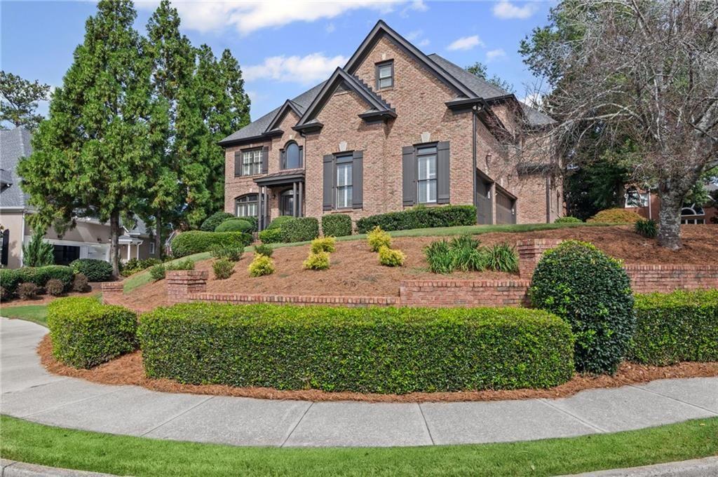465 Majestic Cove Drive