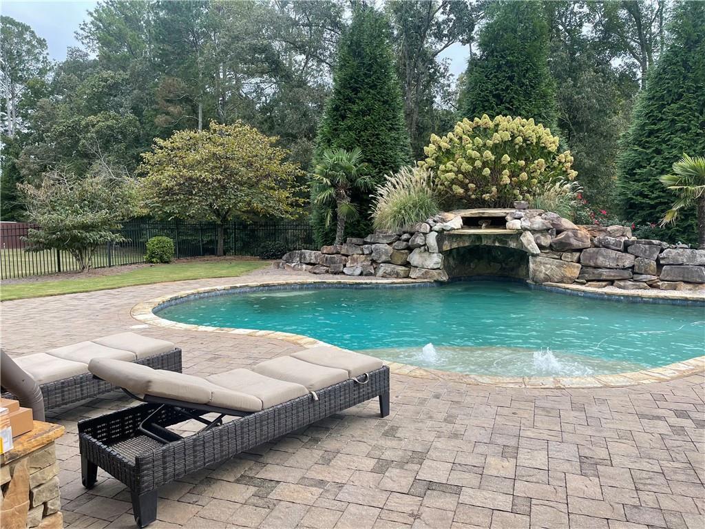 520 GADDIS Road