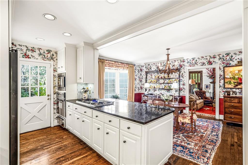 547 Spring Valley Road NW