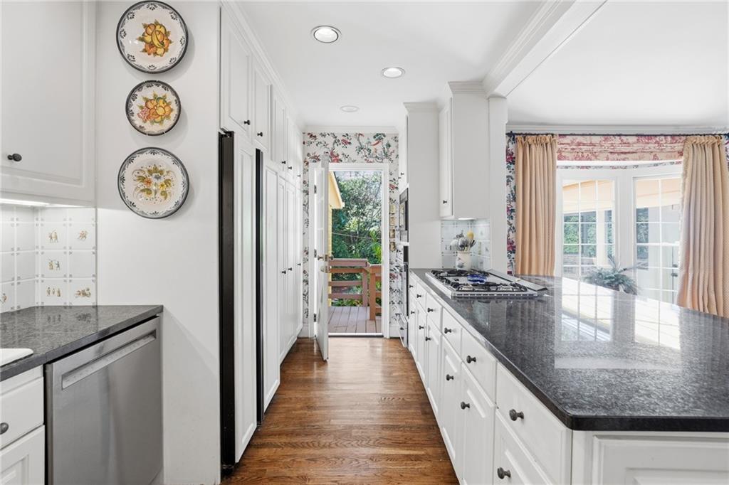 547 Spring Valley Road NW