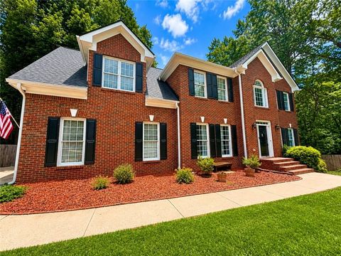 Homes For Sale - 1156 Maple Creek Ridge<br/> Loganville, GA 30052