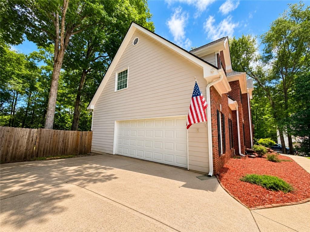 1156 Maple Creek Ridge