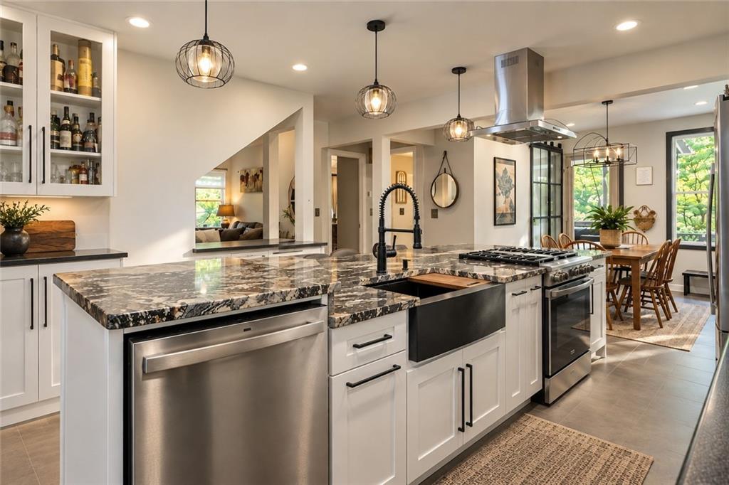 162 Bluebell Cir S