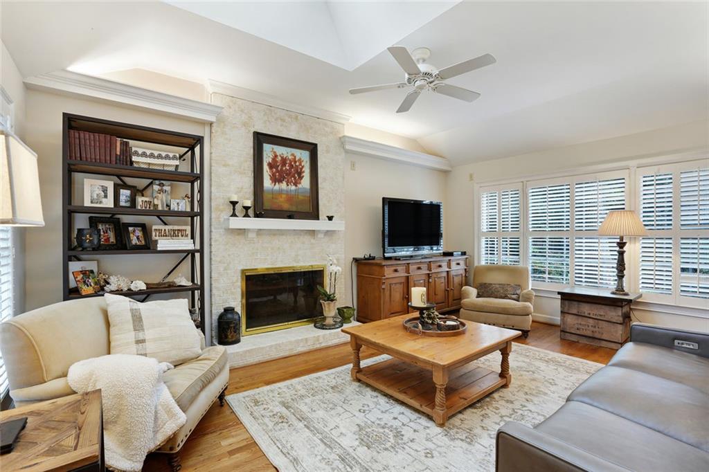 MT VERNON LAKE - Residential