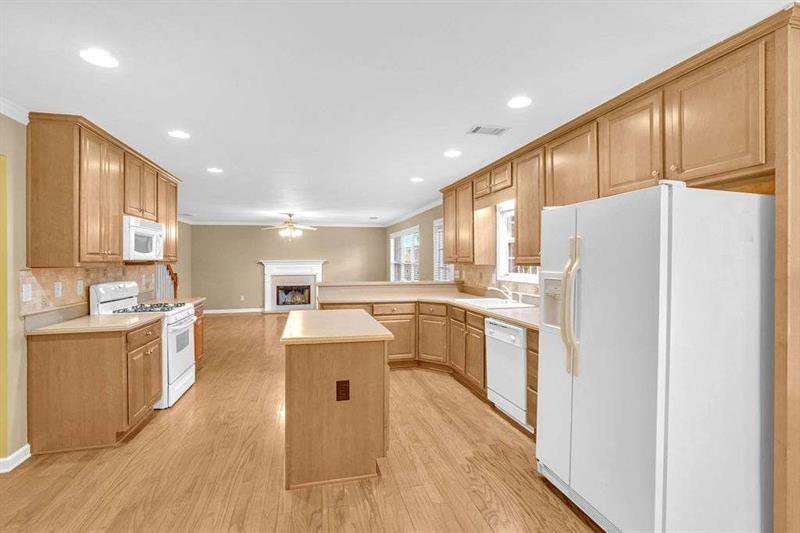 1558 Park Knoll Trail, Lawrenceville, Georgia image 11